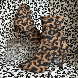 STUNNING SCHUTZ LEOPARD 🐆 BOOTIE